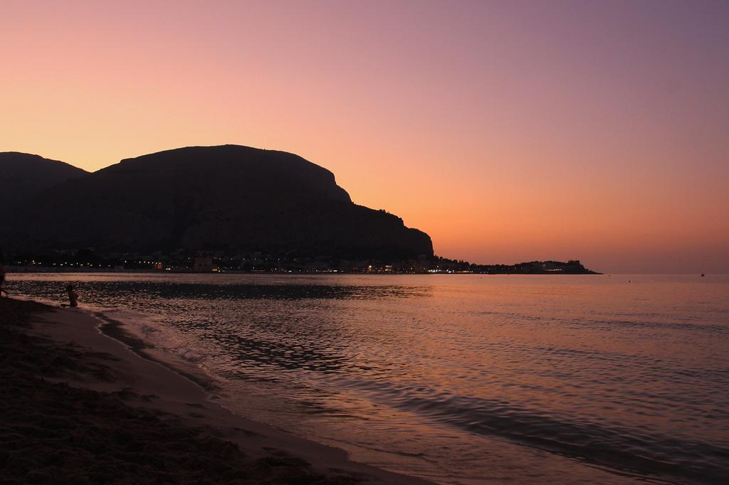 Appartamento La Torretta Mondello Rum bild